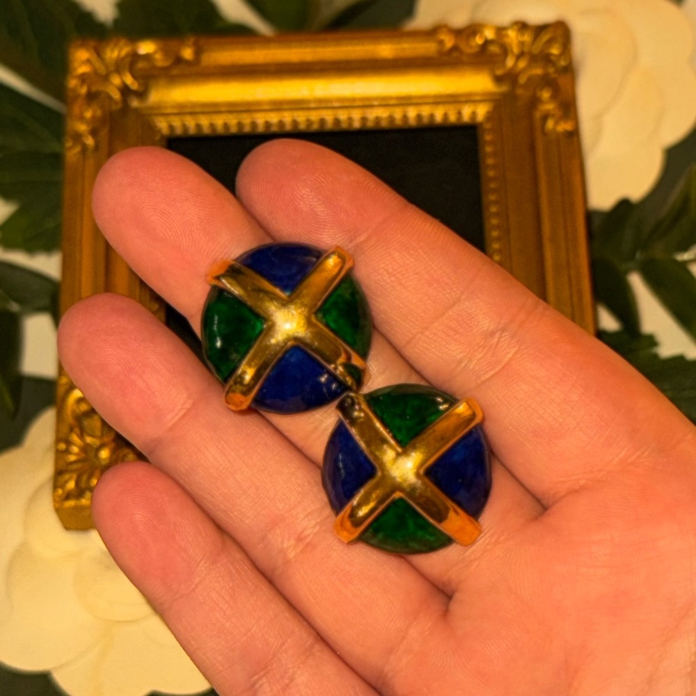 VTG Fabulous Blue and Green Marbled Enamel Goldtone Earrings - Picture 12 of 15